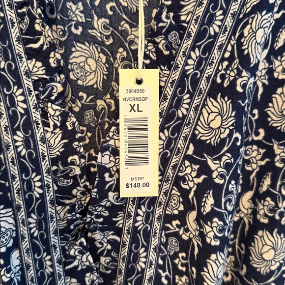 Max Studio short sleeve long dress. - Picture 3 of 4